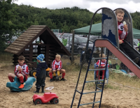 Zwischen Sandkiste und Fußballplatz