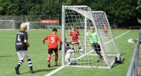Packendes Match beim 3:2 (2:2) gegen Teutonia 05